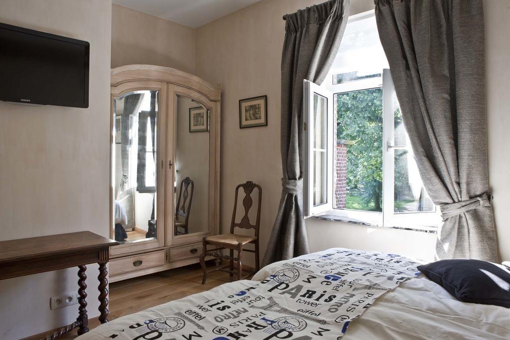 Lozerkasteel Hotel Kruishoutem Quarto foto